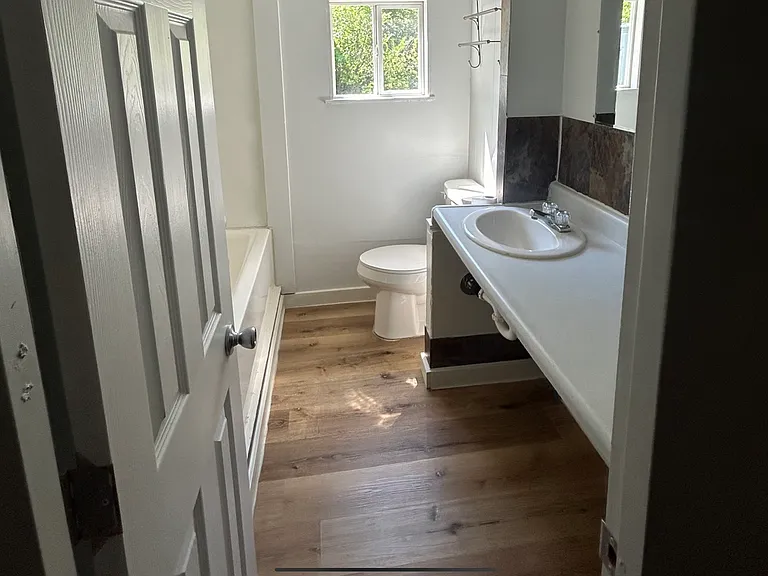 1008 S River St #2 — Photo 11
