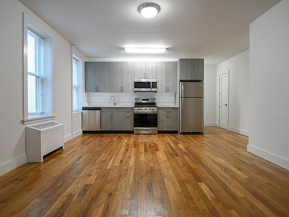 3rd image of 2121 Cedar Ave APT 9D