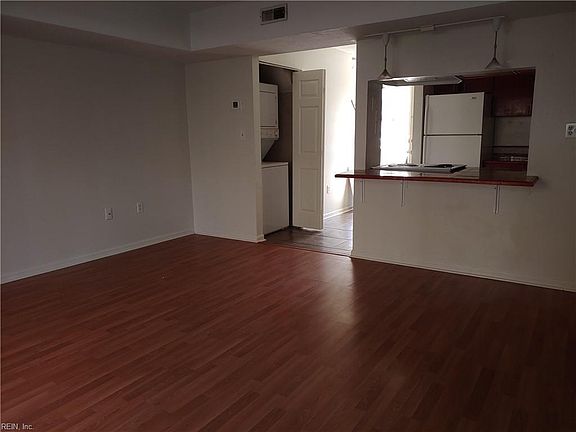 2nd image of 12 Roffman Pl