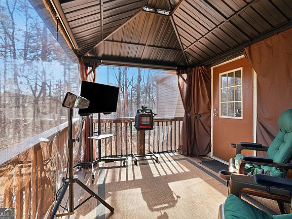 5th image of 281 Oak View Trl