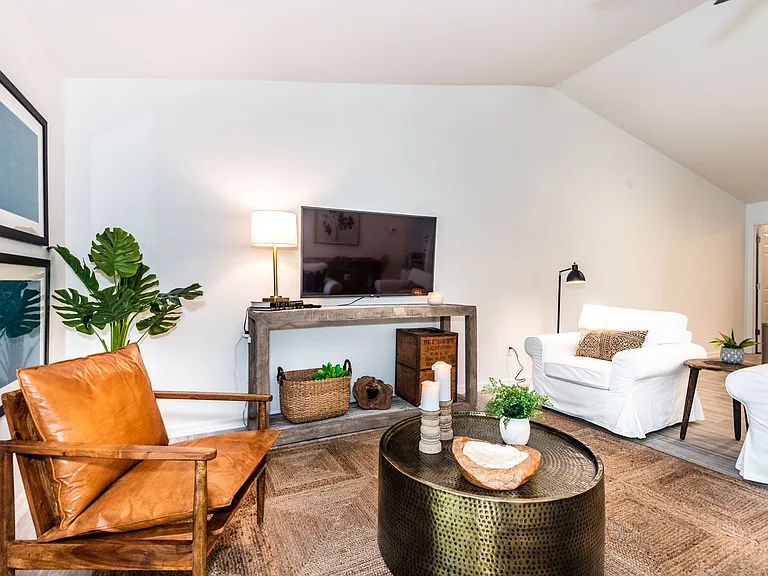 215 Lewis Cir #111 — Photo 34