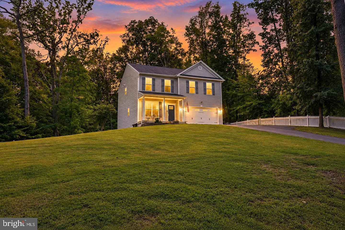 5 bed, 3.5 bath, 2941 sqft, $3,700 — Photo 2