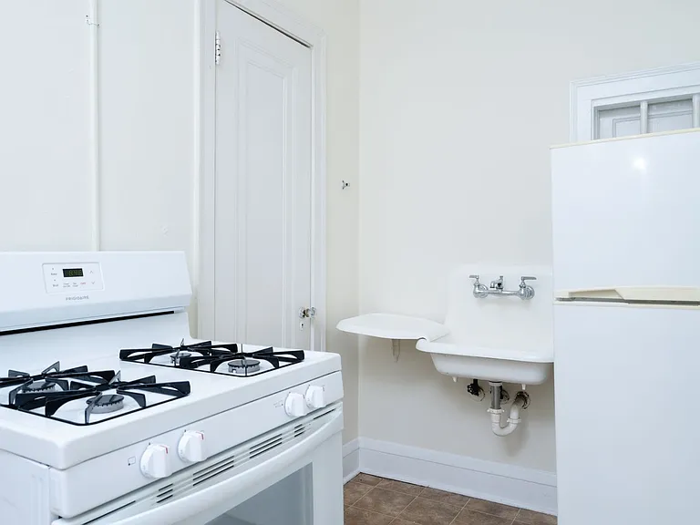 2222 Harriet Ave S — Photo 10