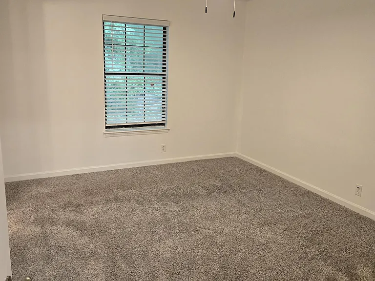 530 Phipps Dr — Photo 7