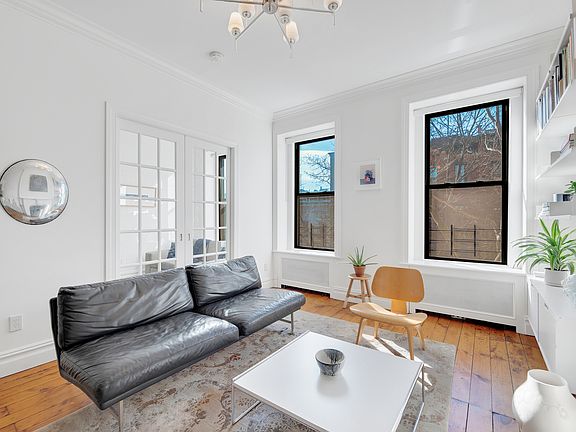 2nd image of 659 Carroll St APT 3