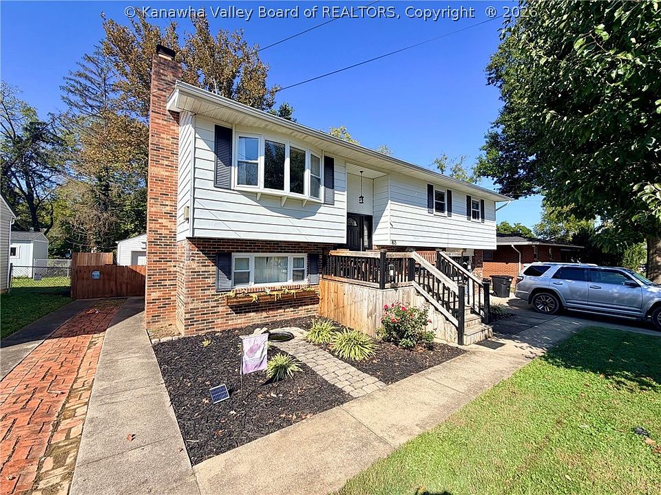 1st image of 813 Greenbrier St