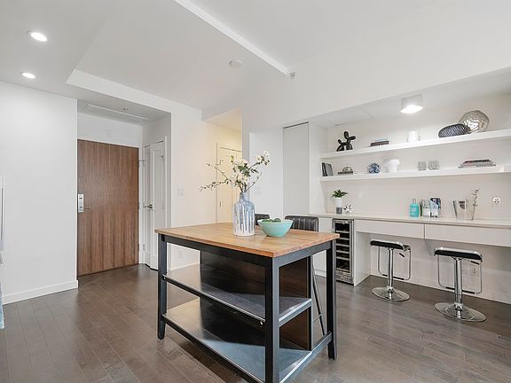 5th image of 38 W 1st Ave #510