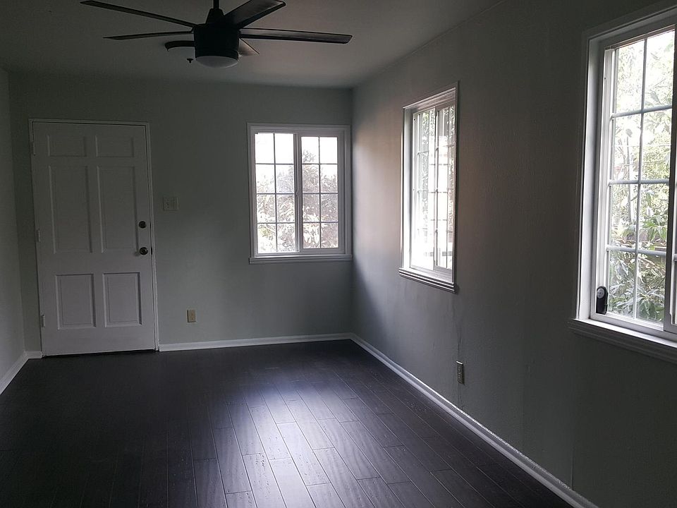 1st image of 1085 El Paso Dr
