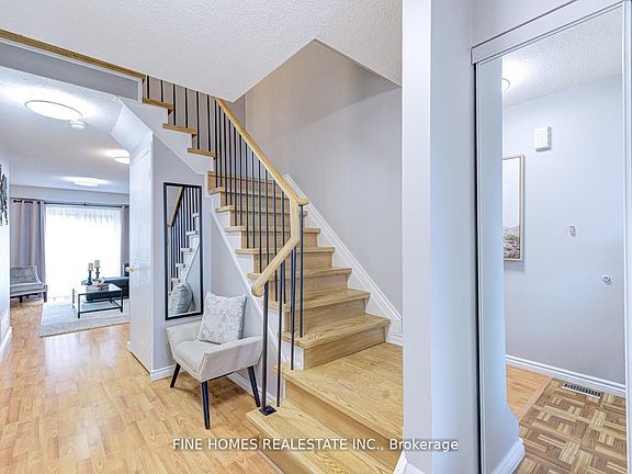 4th image of 302 Maciver Blvd
