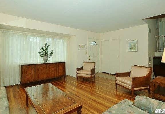 3rd image of 3 Nevinwood Pl