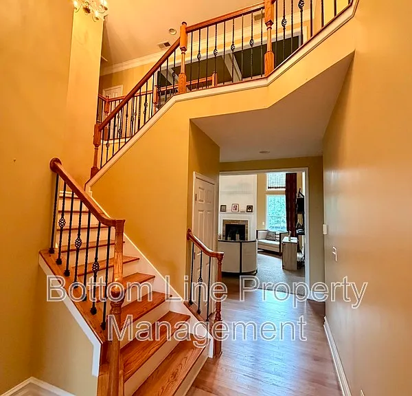 8045 Talcott Dr — Photo 15
