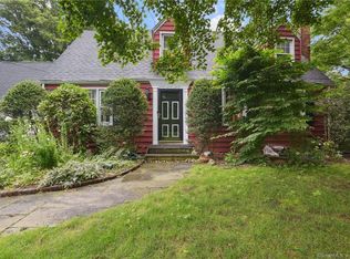 7 Cloudland Rd, North Haven, CT 06473