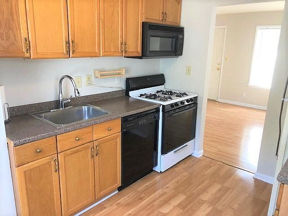 5th image of 464 W Robert Ave