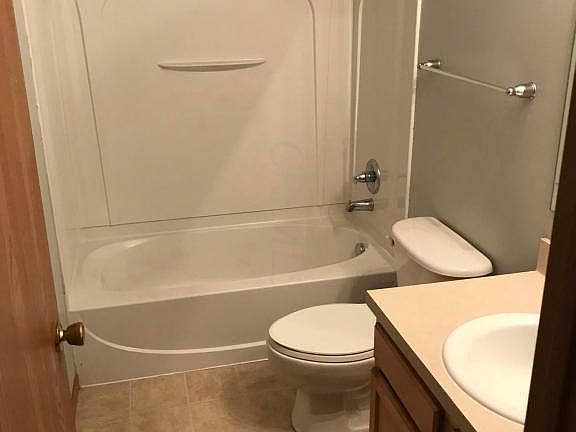 5th image of 1446 Willow View Dr