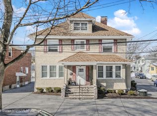 3 3rd St, Staten Island, NY 10306