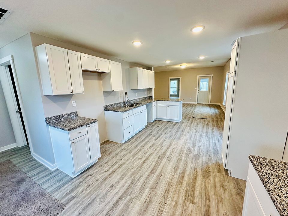 830 W 10th St, Rushville, IN 46173 Zillow