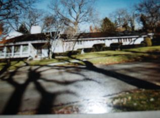 8776 Nadine Ave, Huntington Woods, MI 48070