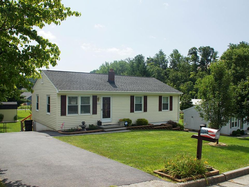 1st image of 8227 Willow Creek Dr