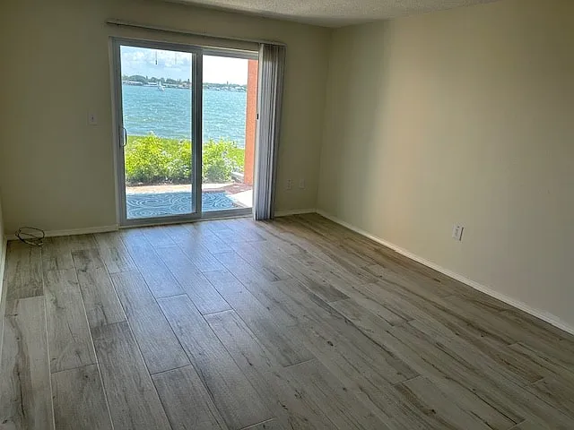 7400 Sunshine Skyway Ln S — Photo 7