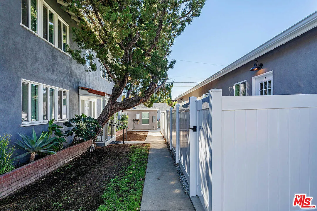 2 bed, 1.0 bath, 1100 sqft, $2,995 — Photo 3