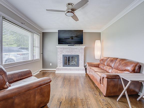4th image of 831 Brookshire Dr