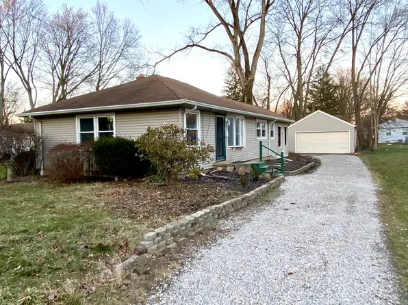7603 Clark St, Olmsted Falls, OH 44138