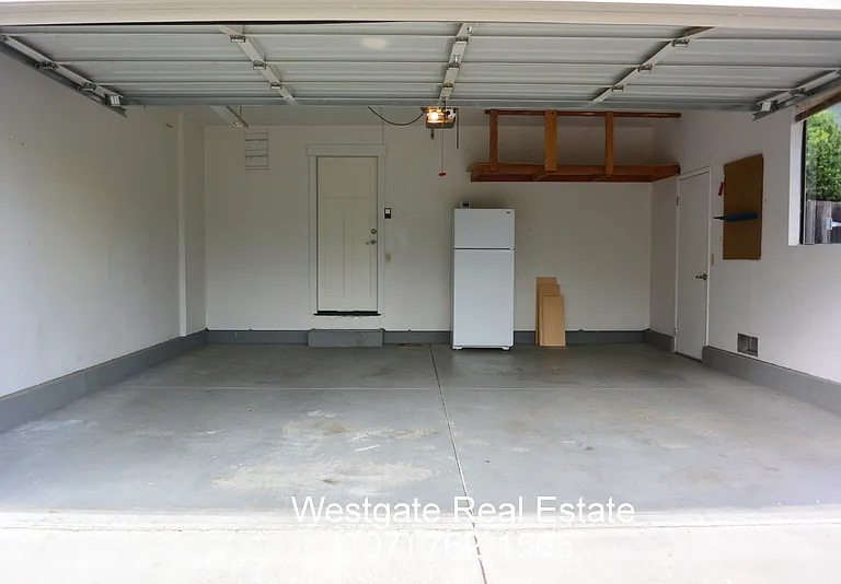 530 Chase St — Photo 23