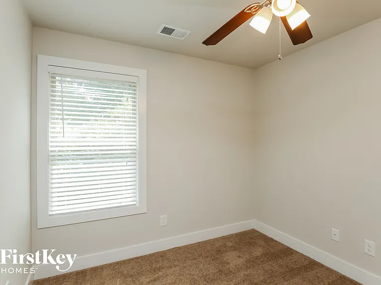 2375 Belaire Dr — Photo 11