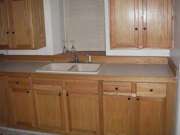 3rd image of 420 W Baraga Ave APT 2
