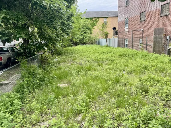 1116 Rhinelander Avenue, Bronx, NY