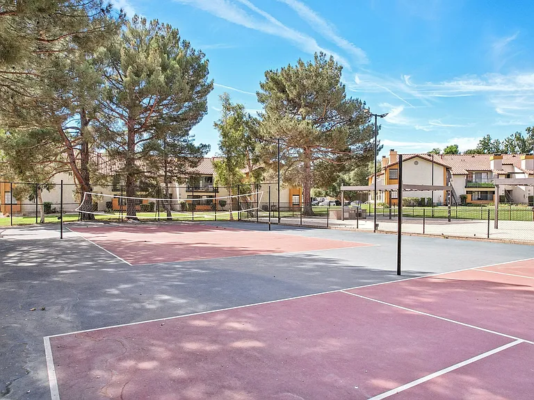 Acacia Park Apartments — Photo 11