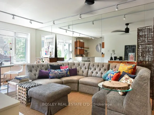 10 Tennis Cres, Toronto, ON M4K 1J3