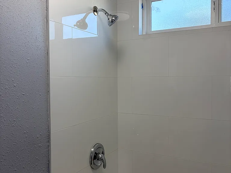 3323 Los Flores Blvd #E — Photo 23