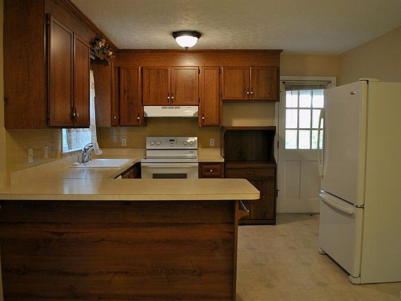 4th image of 1801 Heritage Cir