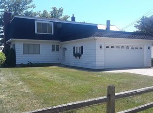 6718 Lakeshore Rd, Fort Gratiot, MI 48059