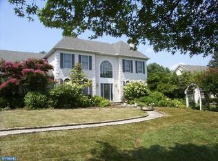 19 W Periwinkle Ln, Newark, DE 19711