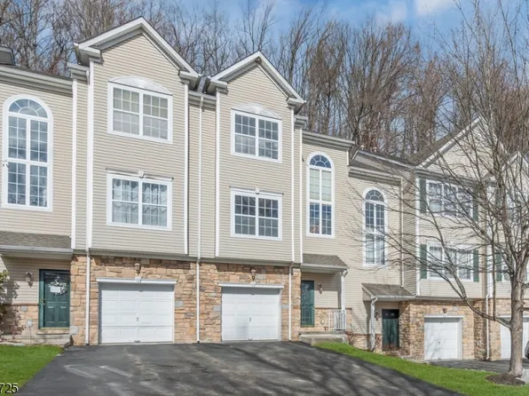 91 Pinehurst Dr, Washington Twp., NJ 07882