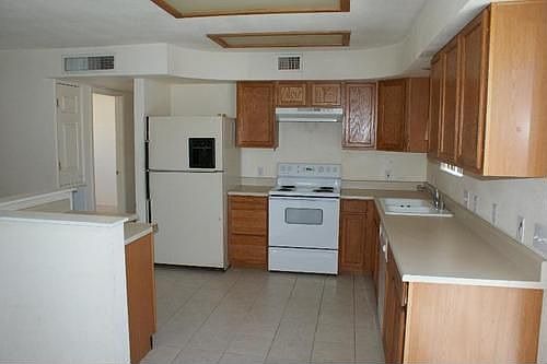 4th image of 3660 Chemehuevi Blvd