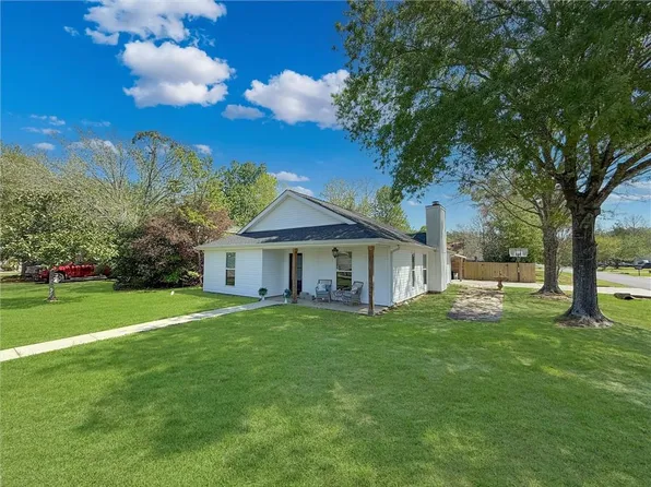 101 Saint John Cir, Covington, LA 70433