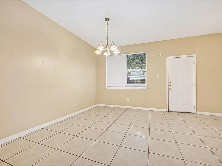 15515 Waldron Cir #B — Photo 10
