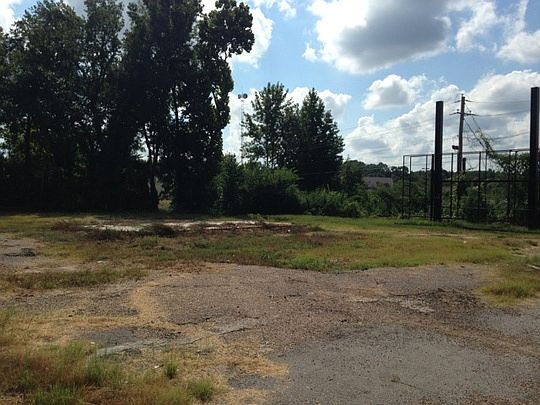 4th image of 604 E End Blvd S