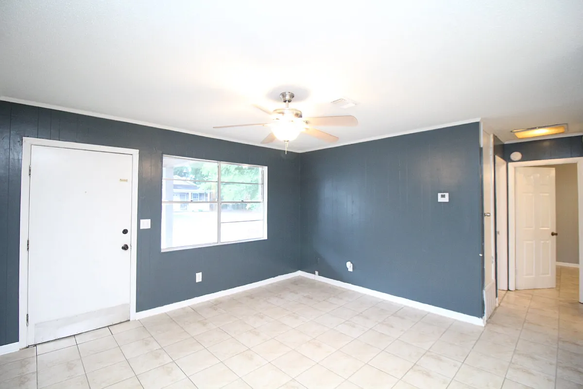 Building Photo - 6618 Applegate St