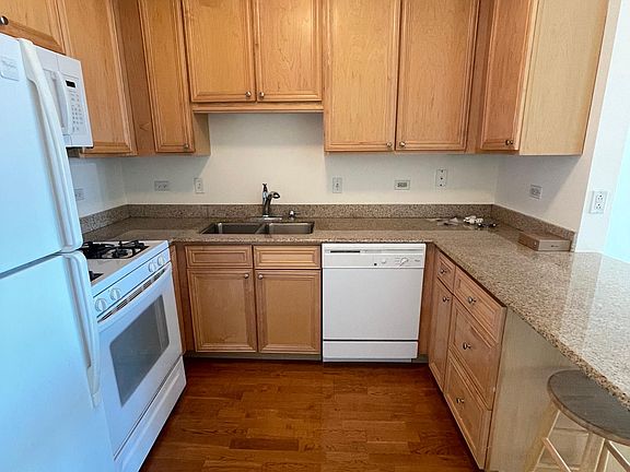 5th image of 125 S Jefferson St #1401