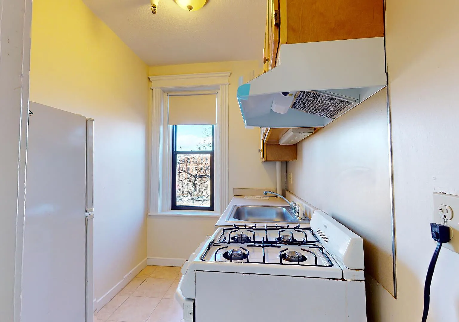 Commonwealth Apartments — Photo 1