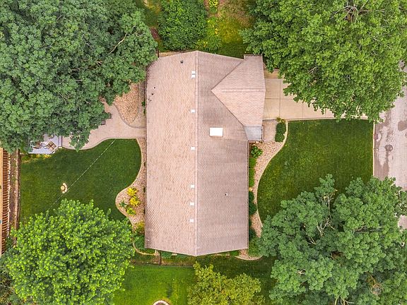 3rd image of 209 Orleans Dr