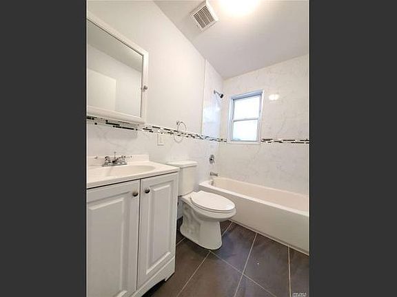 3rd image of 14237 Rockaway Blvd