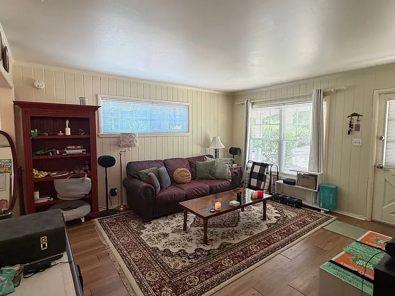 1924 S Meridian St — Photo 22