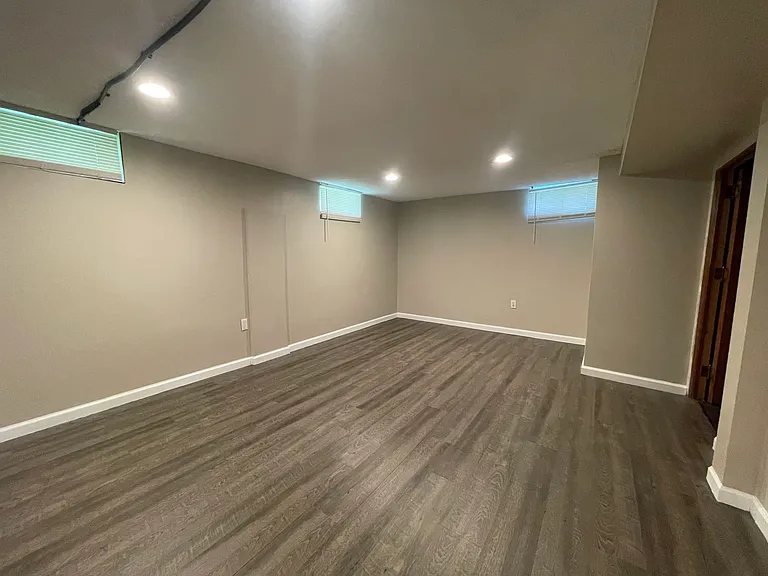 24410 Colgate St — Photo 15