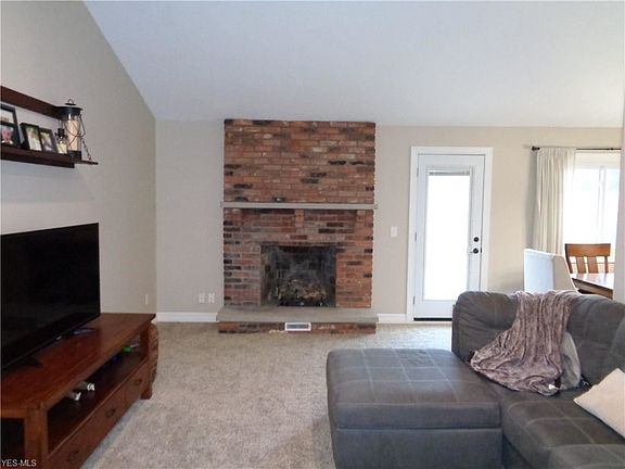 3rd image of 2545 Alan Dr