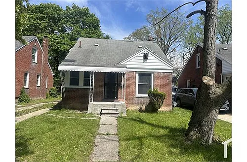 19950 Oakfield St Photo 1